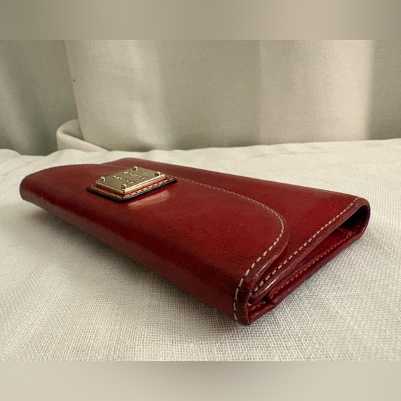 Dooney & Bourke Trifold Wallet Cherry Red Leather Vintage Y2K Paisley interior - Picture 3 of 10